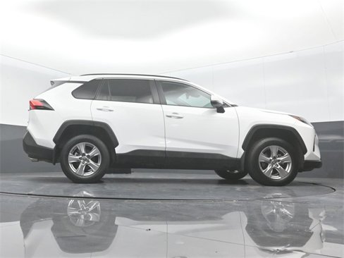 Used 2022 Toyota RAV4 XLE image 24