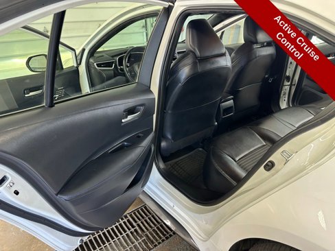 Used 2021 Toyota Corolla XSE image 23