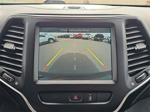 Used 2022 Jeep Cherokee Latitude Lux w/ Mopar Interior Package image 12
