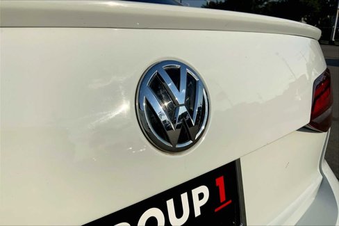 Used 2017 Volkswagen Jetta SE image 9