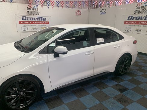 New 2025 Toyota Corolla SE image 2