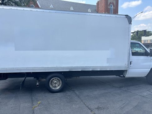 Used 2017 Ford E-350 and Econoline 350 Super Duty image 7