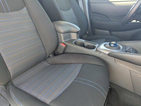 Used 2023 Nissan Leaf S image 8