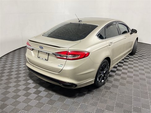 Used 2018 Ford Fusion SE w/ Equipment Group 201A image 16