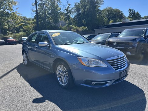 Used 2011 Chrysler 200 Limited image 3