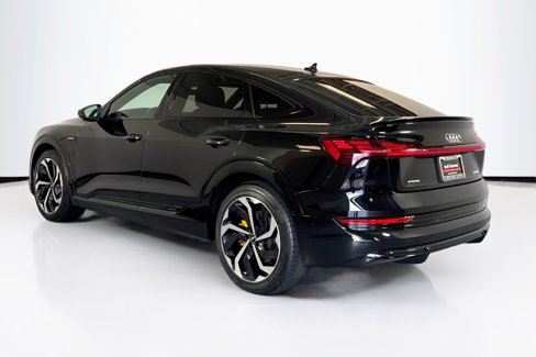Used 2023 Audi e-tron Premium Plus w/ Premium Plus Package image 7