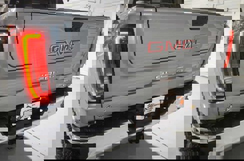 Used 2025 GMC Sierra 1500 SLT image 9