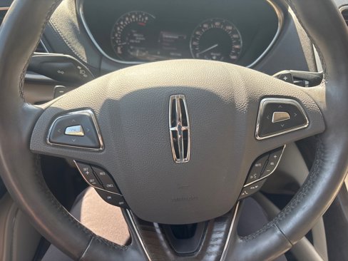 Used 2017 Lincoln MKX Reserve w/ Lincoln MKX Climate Package image 32