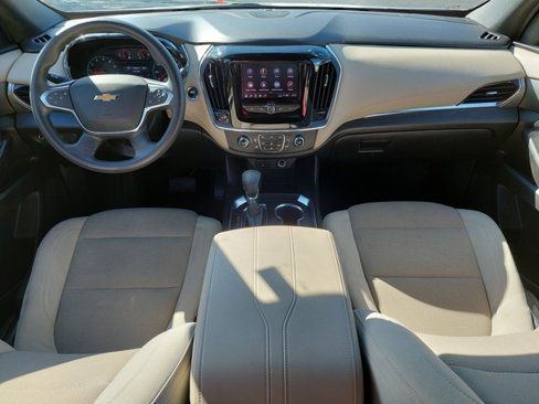 Used 2022 Chevrolet Traverse LS image 3