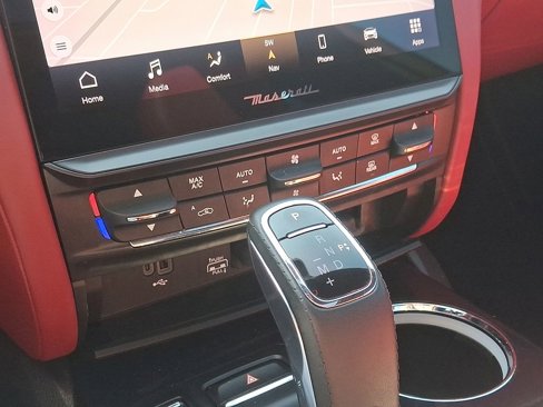Used 2022 Maserati Quattroporte Modena Q4 image 18