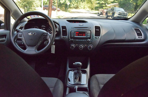 Used 2017 Kia Forte LX image 24