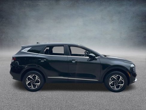 Used 2023 Kia Sportage LX image 3