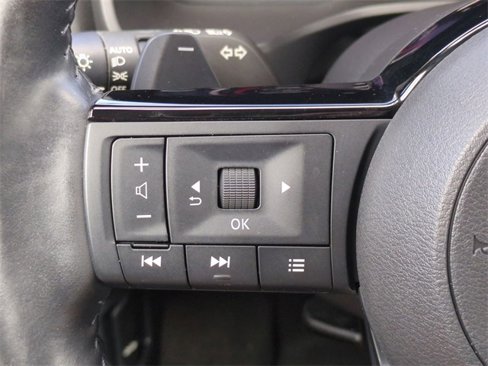 Used 2022 Nissan Rogue Platinum w/ Head-Up Display Package image 25