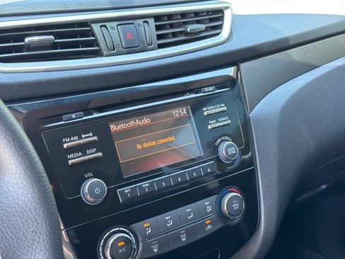 Used 2016 Nissan Rogue S w/ Appearance Package image 26