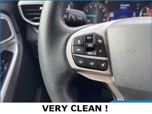 Used 2022 Ford Explorer XLT w/ Equipment Group 202A image 8