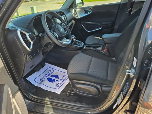 Used 2023 Kia Soul LX w/ Option Group 015 image 7