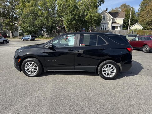 Used 2023 Chevrolet Equinox LS image 2