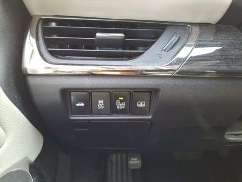 Used 2013 Toyota Avalon Limited image 12