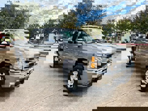 Used 2009 Chevrolet Silverado 1500 LT w/ Texas Edition image 3