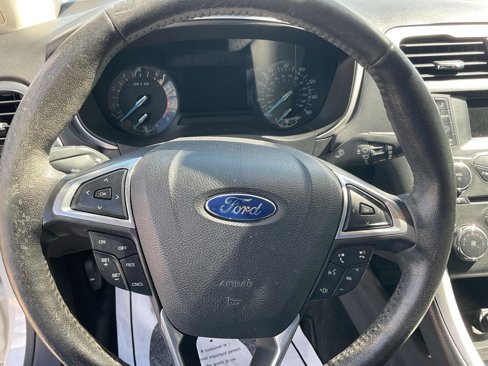 Used 2016 Ford Fusion SE w/ Equipment Group 201A image 13