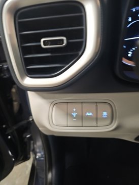 Used 2021 Hyundai Venue image 12