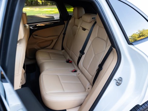 Used 2018 Porsche Macan Sport Edition image 27
