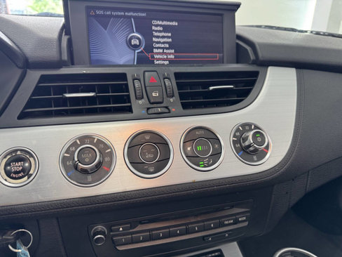 Used 2011 BMW Z4 sDrive35i image 15