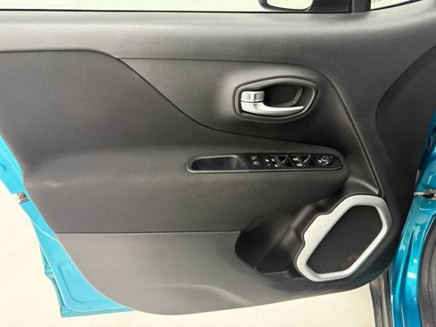 Used 2020 Jeep Renegade Latitude image 29