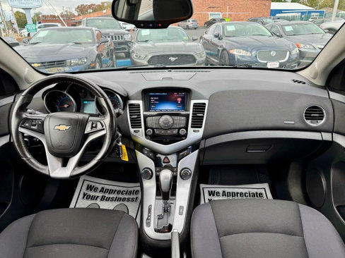 Used 2014 Chevrolet Cruze LT image 16