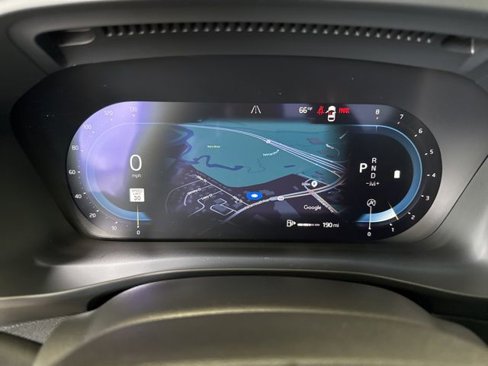 Certified 2024 Volvo XC40 B5 Plus w/ Climate Package image 13