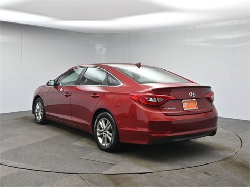 Used 2015 Hyundai Sonata SE image 3