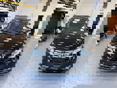 Used 2014 Honda Odyssey Touring image 3