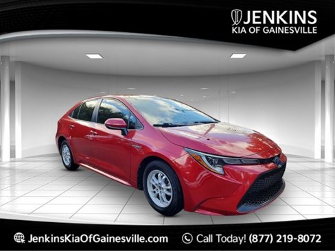 Used 2021 Toyota Corolla LE image 1