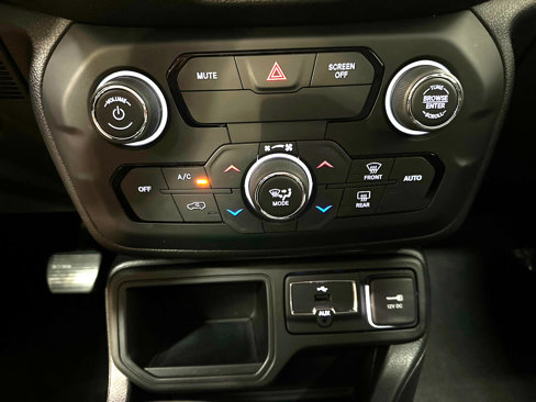 Used 2018 Jeep Renegade Altitude image 63
