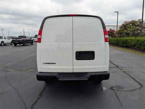 Used 2020 Chevrolet Express 2500 image 4