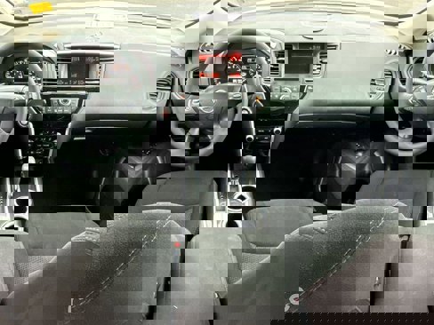 Used 2015 Nissan Pathfinder S image 18