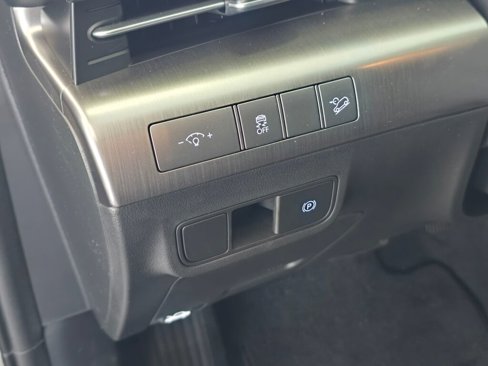 Used 2025 Hyundai Kona SEL image 21