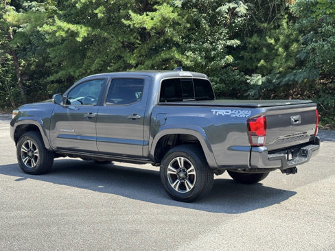 Used 2019 Toyota Tacoma TRD Sport image 3