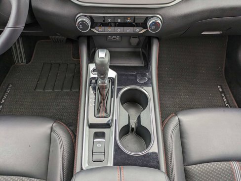 Used 2024 Nissan Altima 2.5 SR image 17