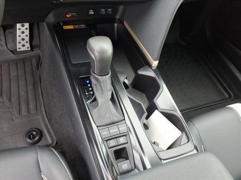 Used 2025 Toyota Camry SE image 22