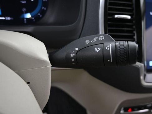 Certified 2024 Volvo XC90 B6 Plus image 18