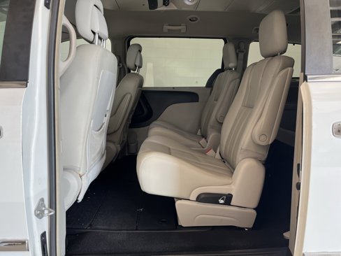 Used 2011 Chrysler Town & Country Touring-L w/ Entertainment Group #2 image 7