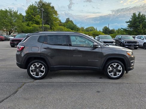 Used 2019 Jeep Compass Limited image 9