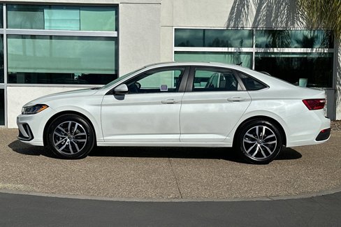 New 2025 Volkswagen Jetta SE image 7