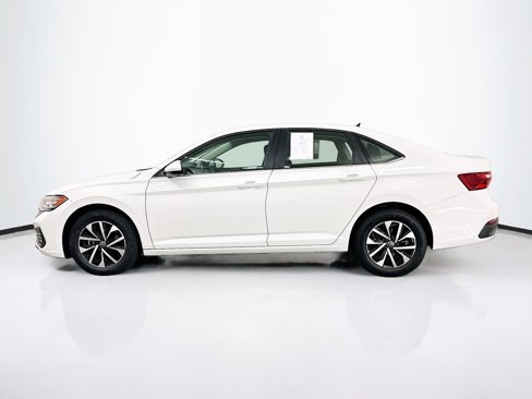Used 2024 Volkswagen Jetta S image 4