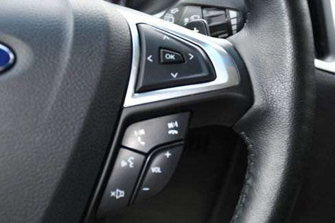 Used 2015 Ford Edge SEL image 31