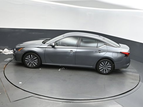 Used 2023 Nissan Altima 2.5 SV image 32