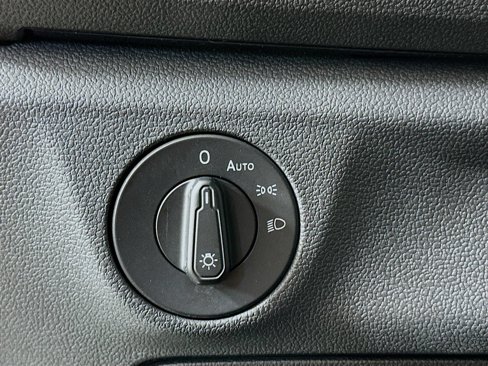 Used 2019 Volkswagen Jetta SE image 17