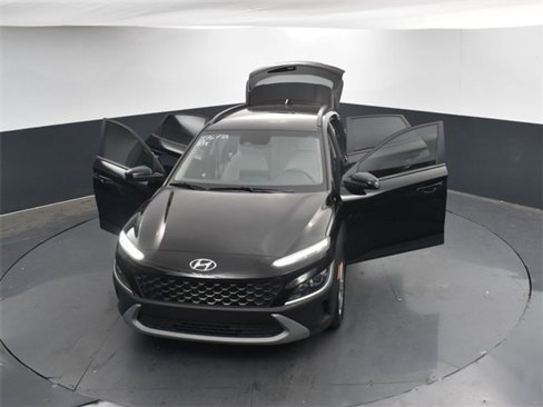 Used 2023 Hyundai Kona SEL w/ Winter Weather Package image 36