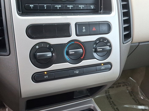 Used 2007 Ford Edge SE image 14